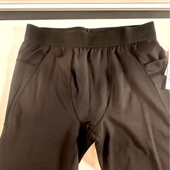 Old Navy Go-Dry Base Layer Tights For Boys - Picture 5 of 7